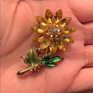 Sunflower Brooch 🌻